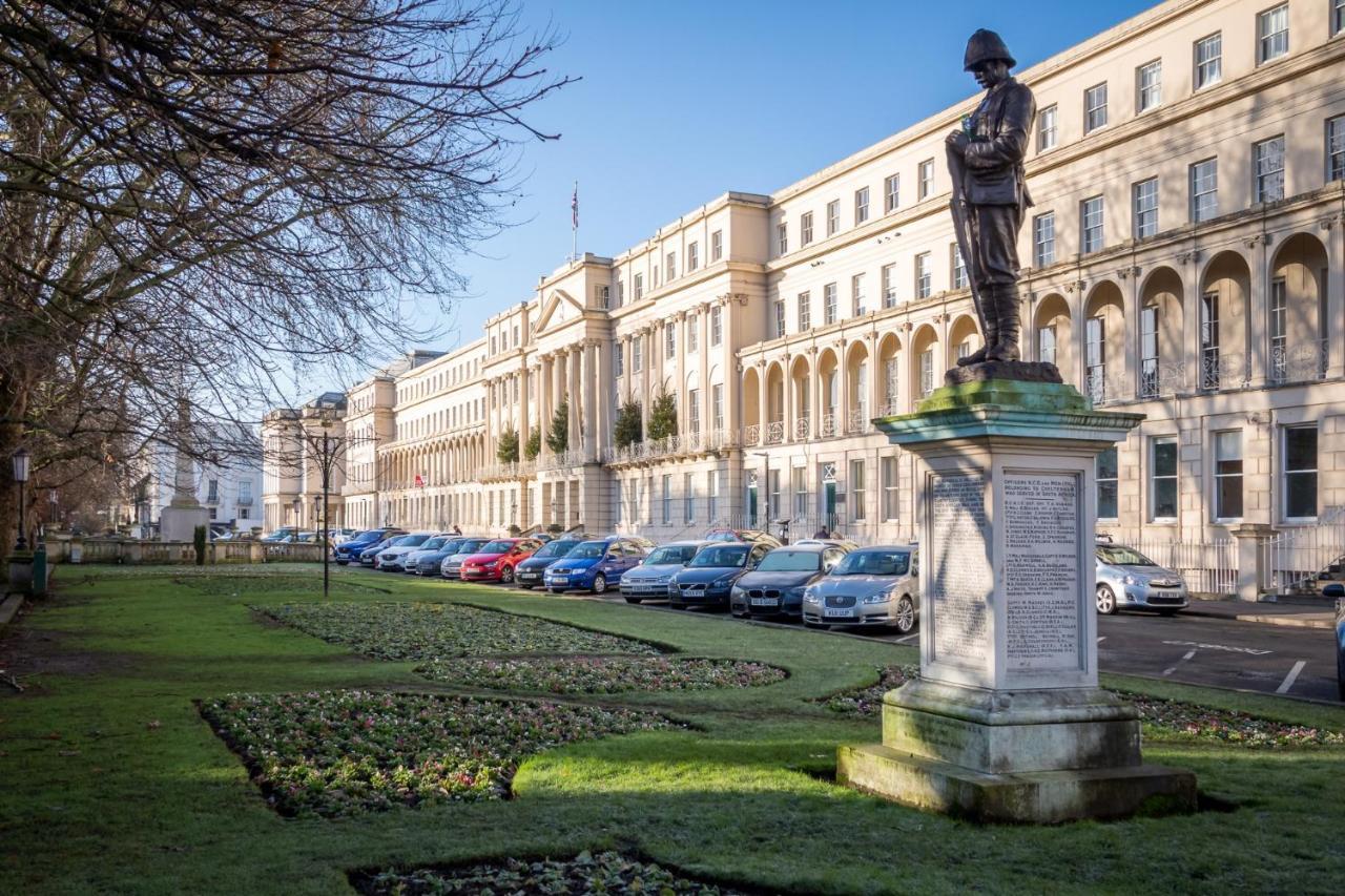 Elliot Oliver - Luxury 2 Bedroom Regency Apartment With Parking & Ev Charger Cheltenham Exterior photo
