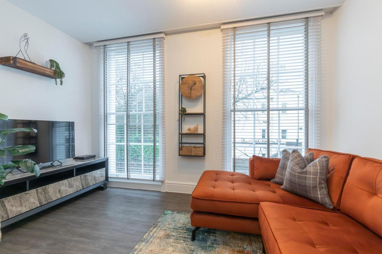 Elliot Oliver - Luxury 2 Bedroom Regency Apartment With Parking & Ev Charger Cheltenham Exterior photo